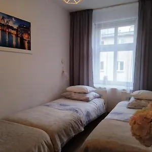  Apartment Duarte
